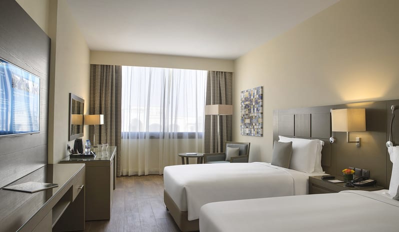 middle-east-holidays-ras-al-khaimah-the-cove-rotana-resort-garden-view-room